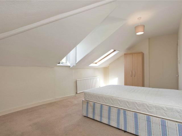 Apartment for rent in Brondesbury, Greater London