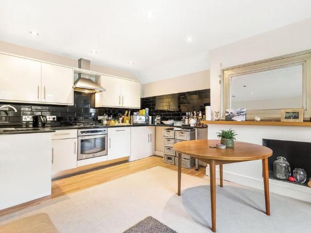 Apartment for rent in Clapham, Greater London