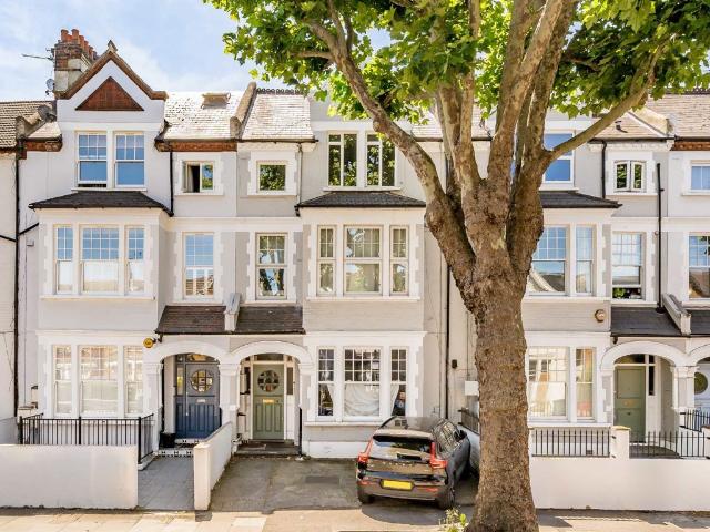 Apartment for rent in Abbeville Village, Greater London