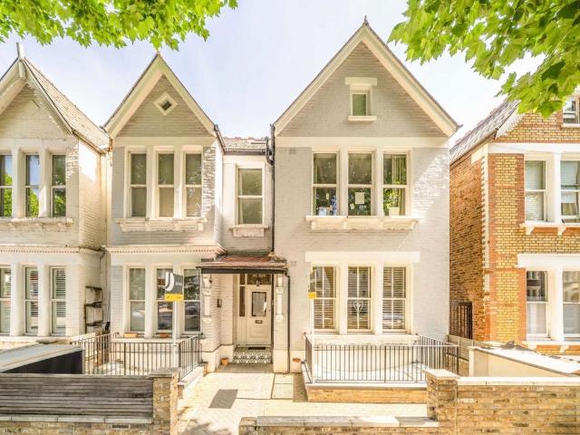 Apartment for rent in Clapham, Greater London
