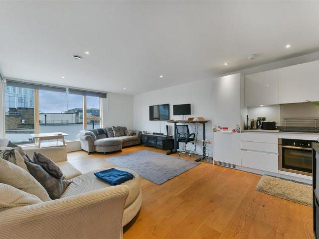 Apartment for rent in London Borough of Merton, Collier's Wood