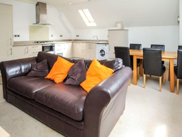Apartment for rent in Lansdowne, Charminster