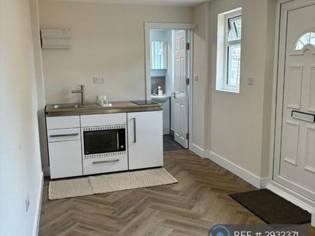 Apartment for rent in Upper Edmonton, Greater London