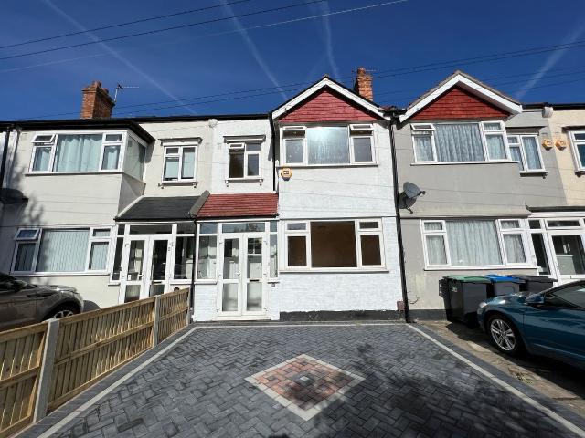 House for rent in Royal Borough of Kingston upon Thames, Greater London