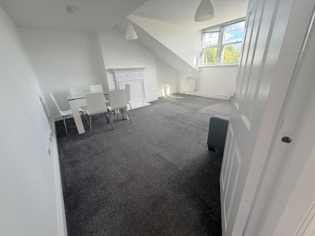 Apartment for rent in Brondesbury Park, Greater London