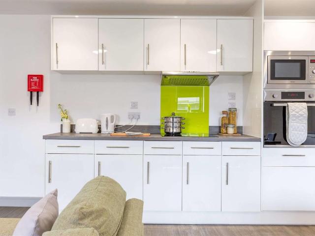 Studio for rent in Hyde Park, West Yorkshire