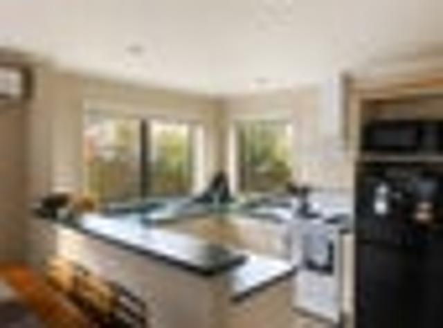 Townhouse for rent in Otakou
