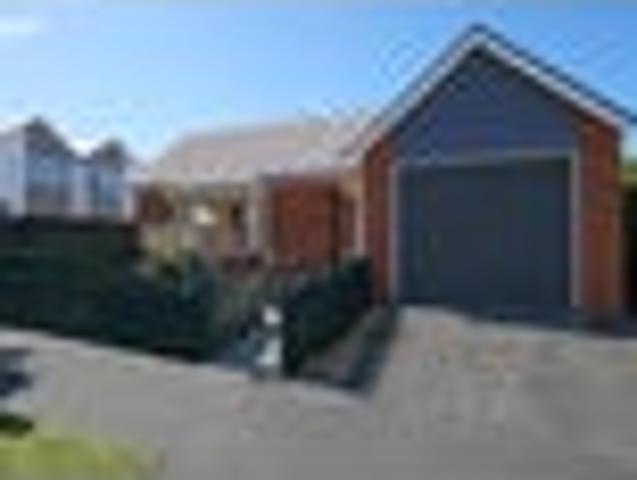 Townhouse for rent in Otakou