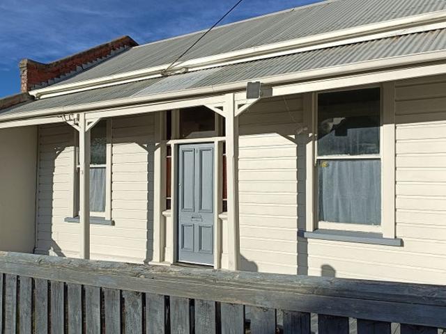 House for rent in Otakou