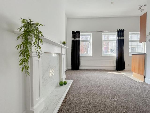 Apartment for rent in West Marina, Guestling Green