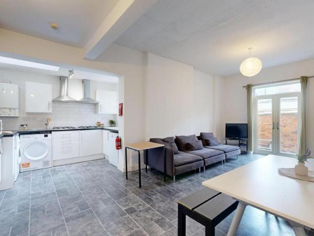 House for rent in Fallowfield, Manchester