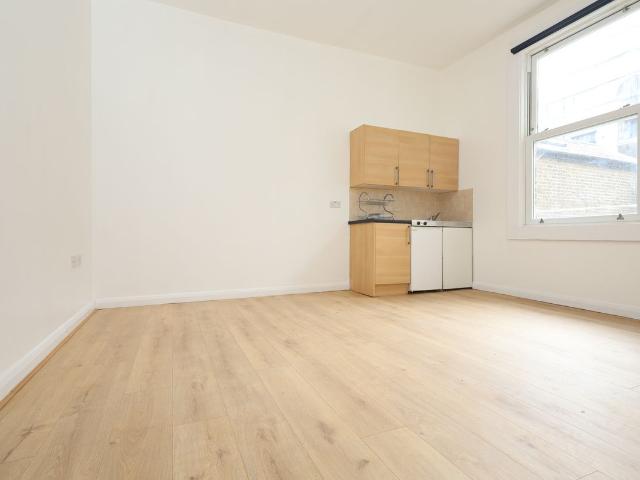 Studio for rent in London Borough of Hackney, Greater London