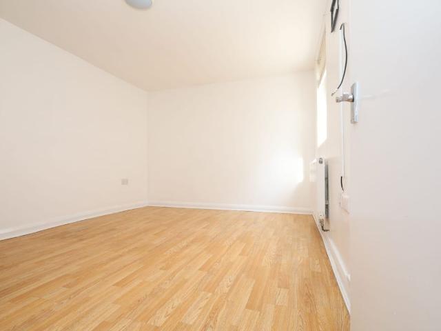 Apartment for rent in West Hackney, Greater London