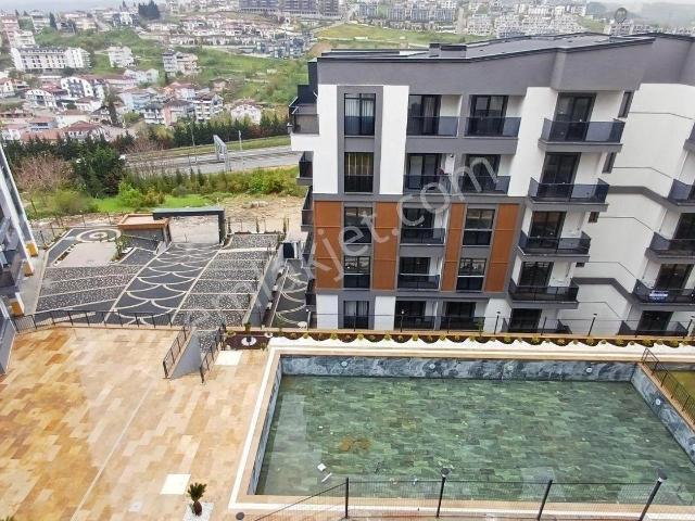 İzmit, Kocaeli içerisinde kiralık mülk