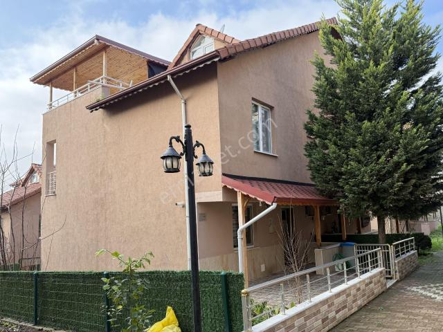 İzmit içerisinde satılık Villa