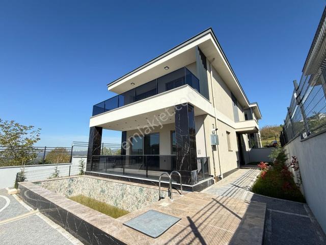 İzmit içerisinde satılık Villa