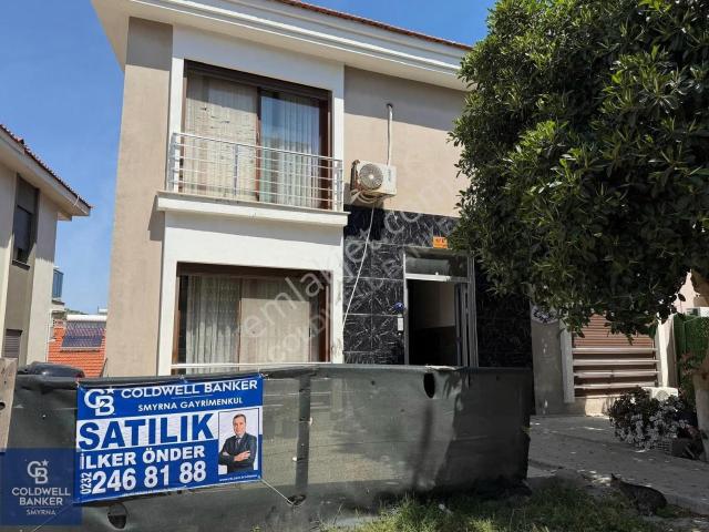 Çeşme, İzmir içerisinde satılık mülk