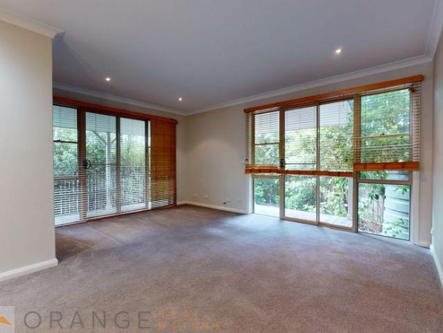 Townhouse for rent in Orange, New South Wales
