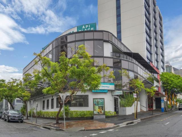 Retail for rent in Toombul, Queensland