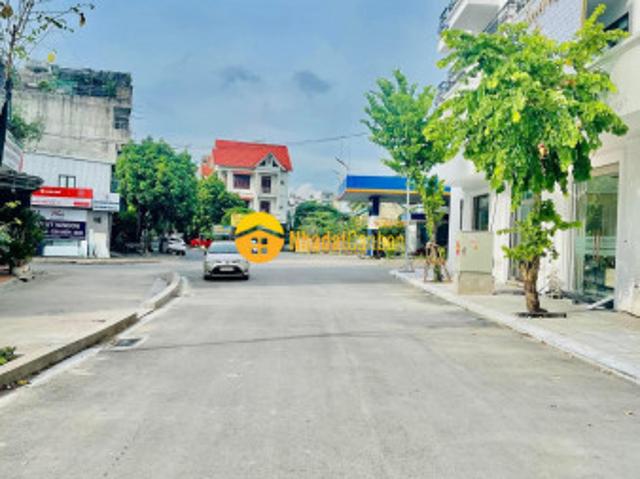 Nhà mặt phố bán