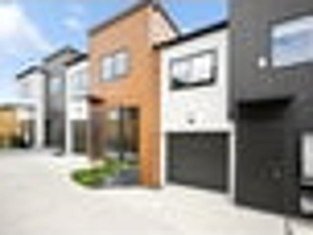 Townhouse for sale in Manurewa