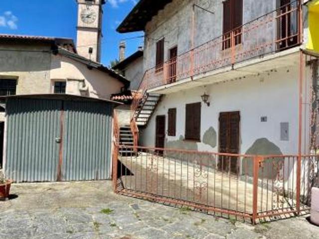 Villa Indipendente in vendita a Daverio, Varese