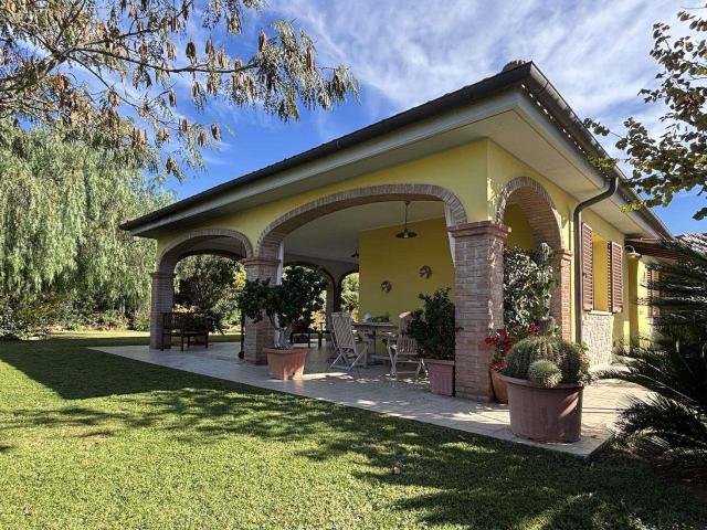 Casa in vendita a Ghiaccioni, Piombino