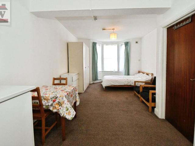 Studio for rent in London Borough of Hounslow, Greater London