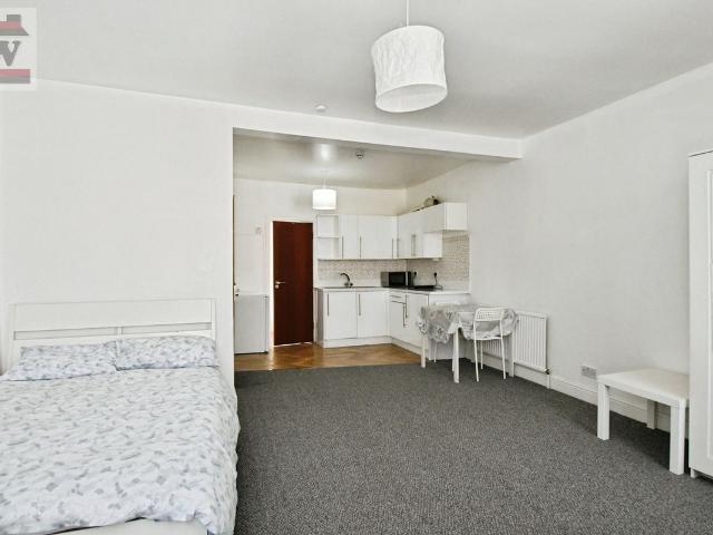 Studio for rent in London Borough of Hounslow, Greater London
