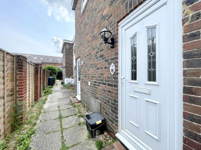 Apartment for rent in Fishersgate, West Sussex