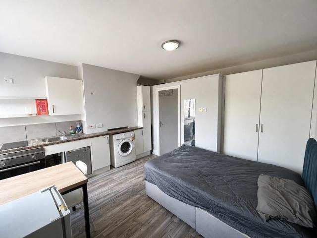 Studio for rent in Harlesden, Greater London