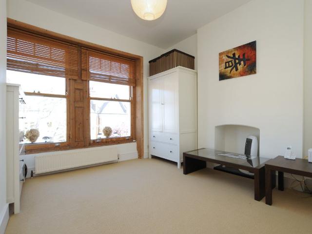 Apartment for rent in Crouch End, Isle Of Man