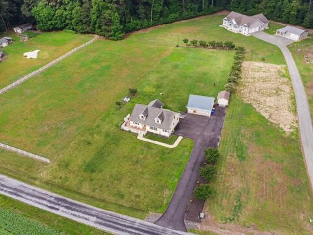 House for sale in Bridgeville House for sale in Bridgeville