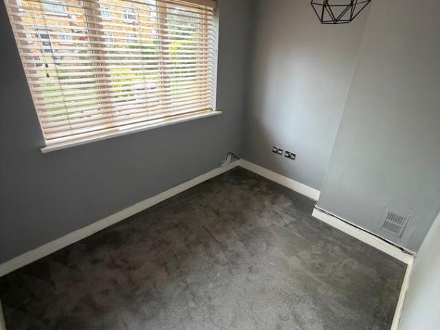House for rent in Row Town, Surrey