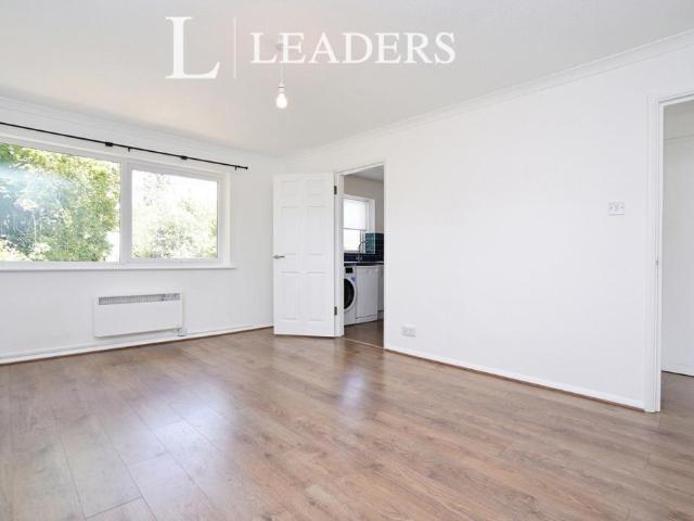Apartment for rent in St Albans, Five Acres