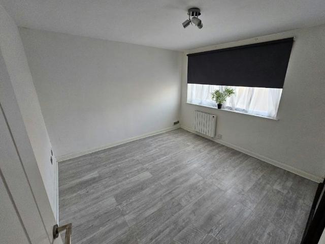 Apartment for rent in St Albans, Five Acres
