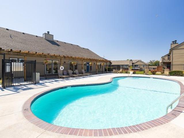 Townhouse for rent in Overland Park