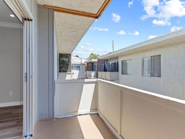 Apartment for rent in Canoga Park, California