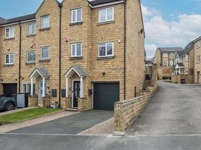 House for sale in Brighouse, West Yorkshire
