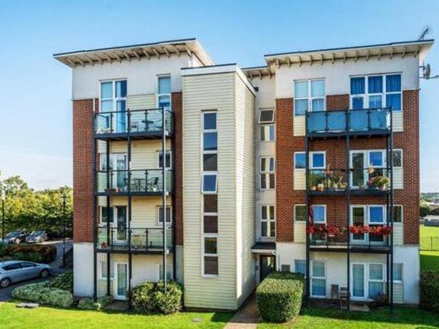House for sale in Pachesham Park, Surrey