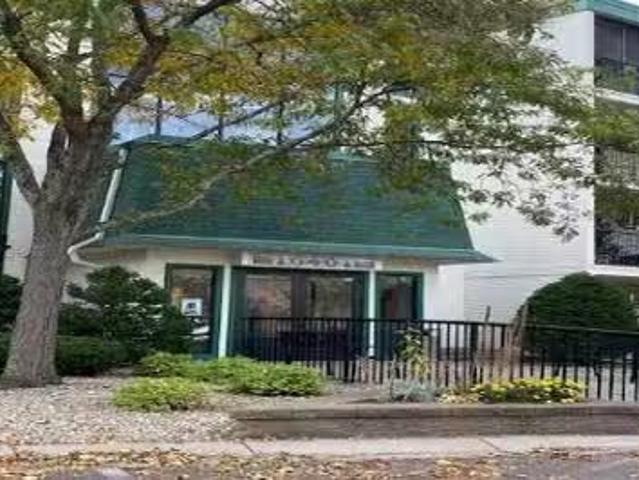 House for sale in Hopkins House for sale in Hopkins