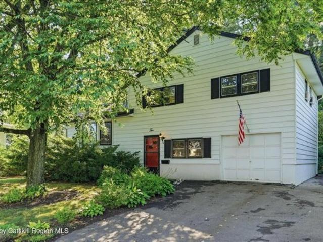 House for sale in Bloomington, New York