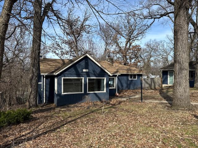 House for sale in Mchenry, Illinois