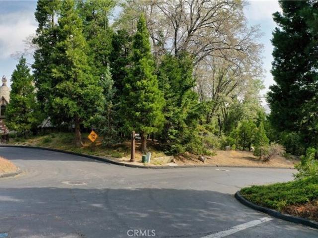 Land for sale in Cedar Glen, California