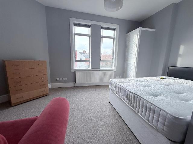 Room for rent in Cricklewood, Greater London