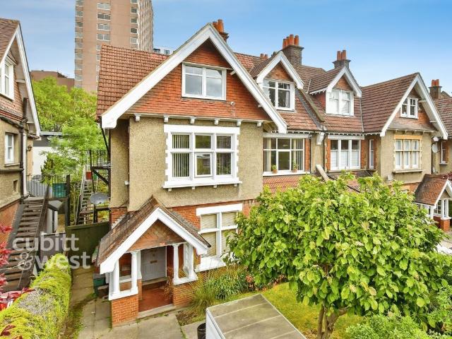 Apartment for rent in Carshalton Beeches, Greater London