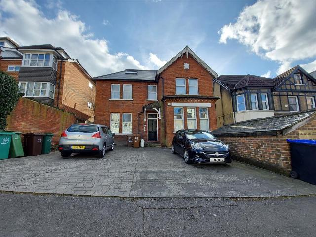 Studio for rent in Carshalton Beeches, Greater London