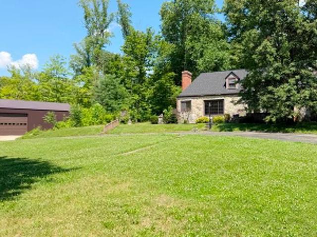 House for sale in Cedar Springs, New Paris