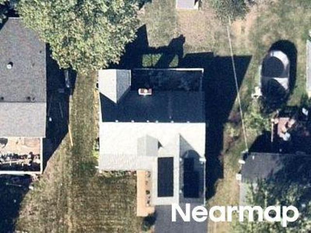 House for sale in Mchenry, Illinois