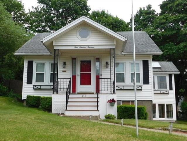 House for sale in Dedham